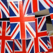英国EU離脱関連はイギリスの複数の国旗の写真：FX自動売買に影響を与えるか
